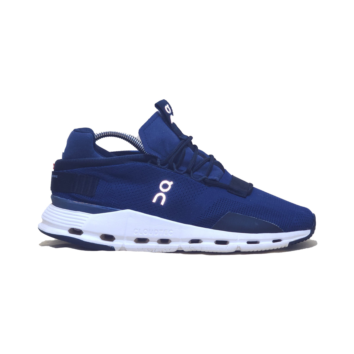 On Cloudnova running shoe in the 'Navy White'